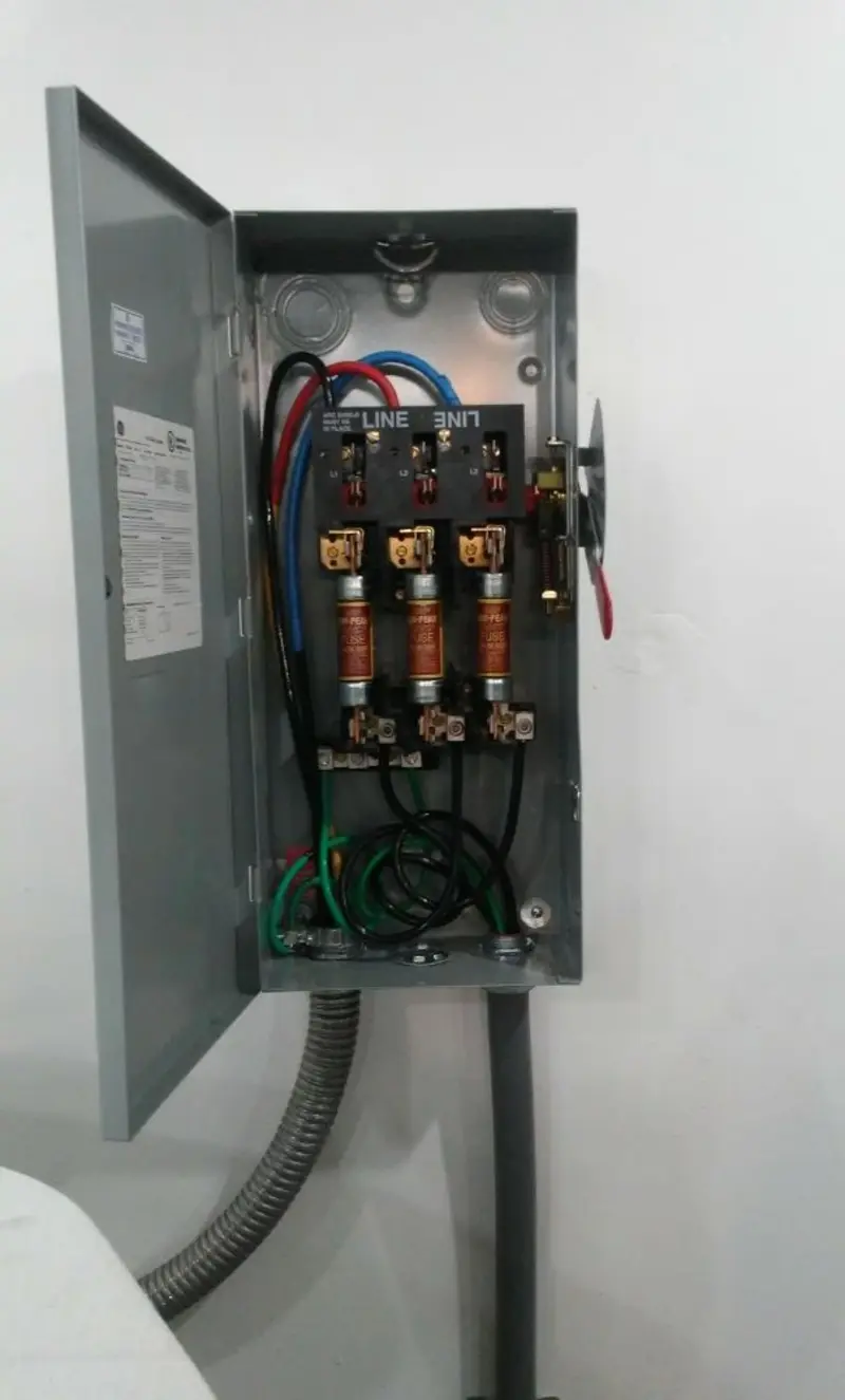 Three-phase disconnect switch installed for Smoke Detector Installation in Lower
